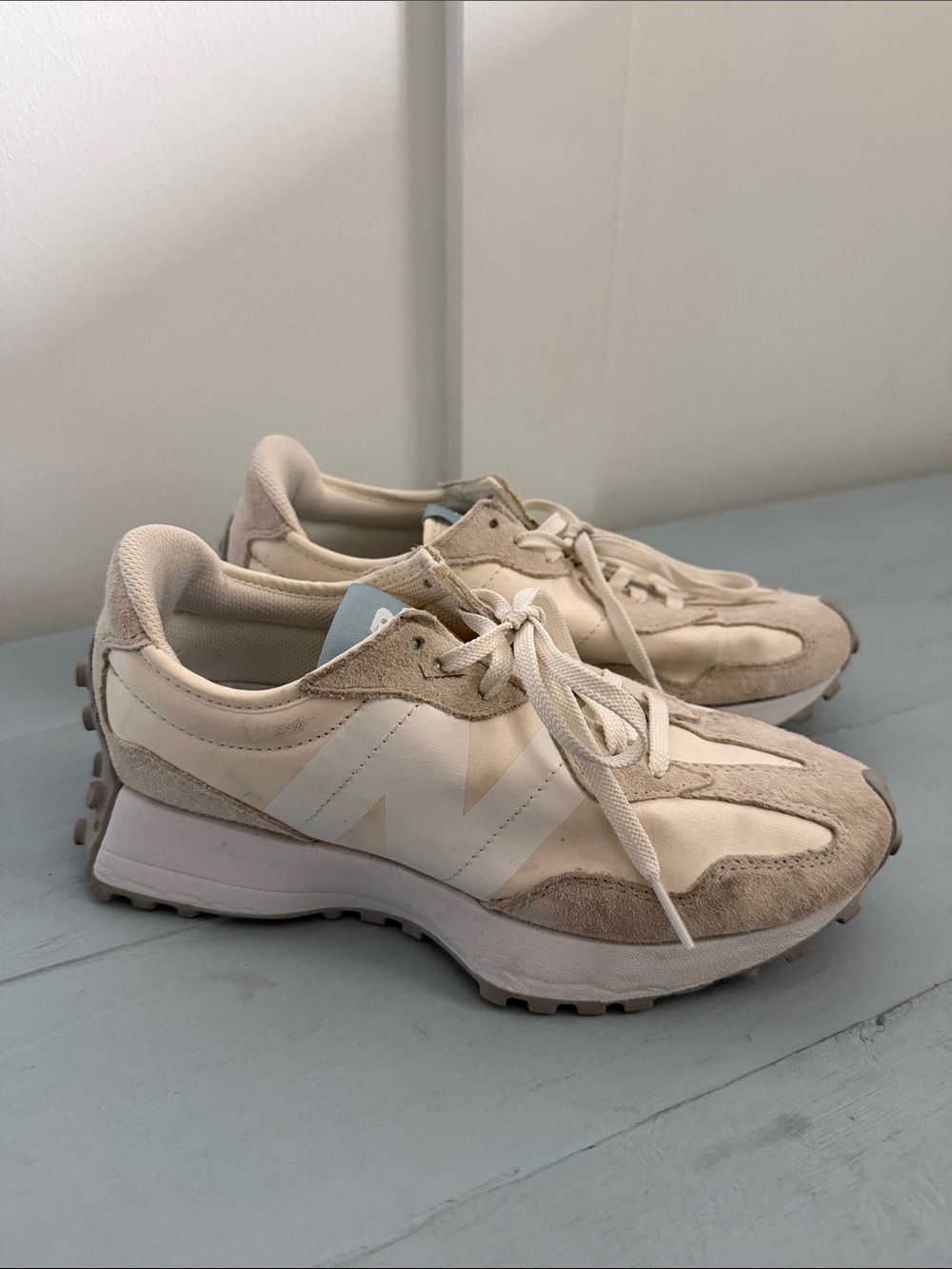 New Balance 327